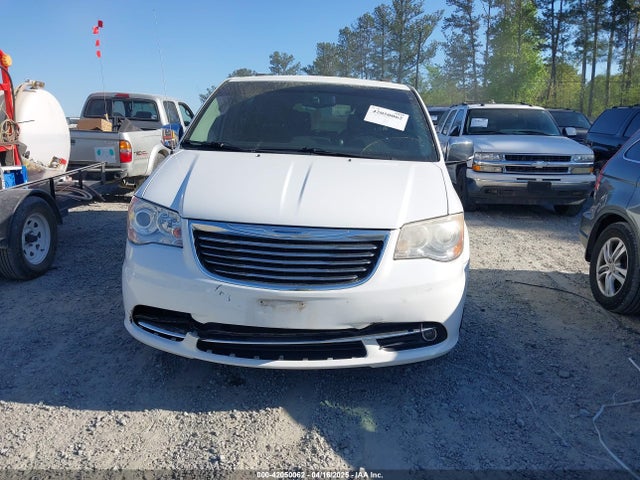 2C4RC1GG8ER332790 Chrysler Town & Country Limited