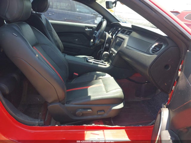 1ZVBP8CF3E5311108 Ford Mustang Gt Premium