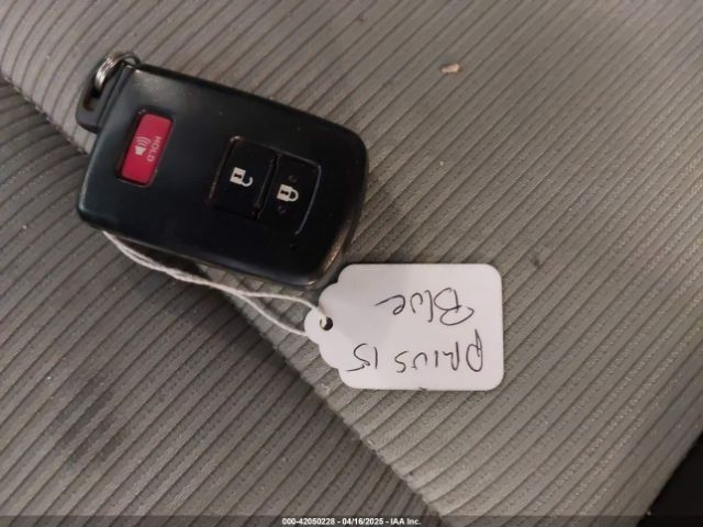 JTDKDTB38F1099580 Toyota Prius C Three