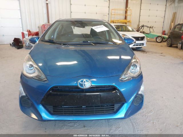 JTDKDTB38F1099580 Toyota Prius C Three