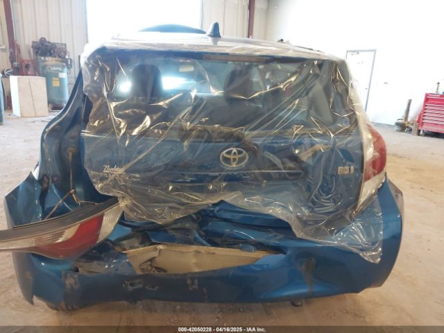 JTDKDTB38F1099580 Toyota Prius C Three