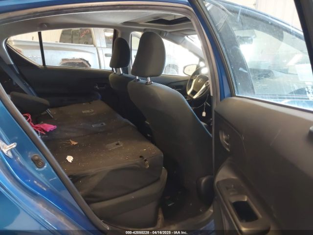 JTDKDTB38F1099580 Toyota Prius C Three