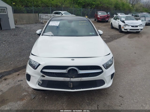 WDD3G4FB1KW030381 Mercedes-Benz A 220 4matic