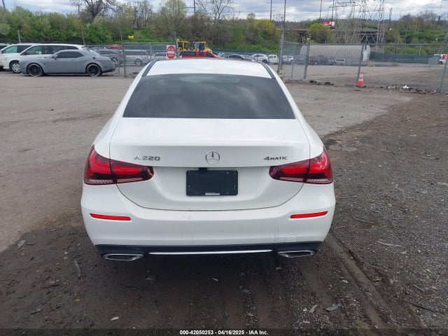 WDD3G4FB1KW030381 Mercedes-Benz A 220 4matic