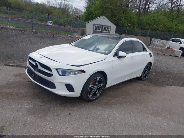WDD3G4FB1KW030381 Mercedes-Benz A 220 4matic