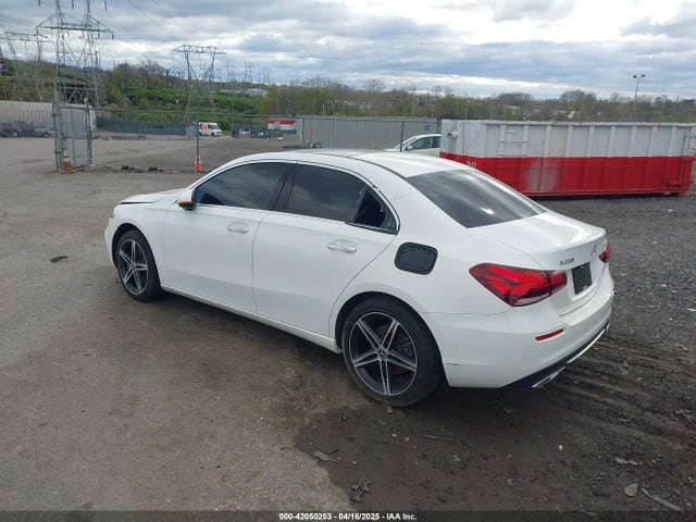 WDD3G4FB1KW030381 Mercedes-Benz A 220 4matic