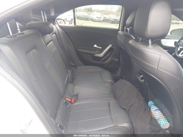 WDD3G4FB1KW030381 Mercedes-Benz A 220 4matic