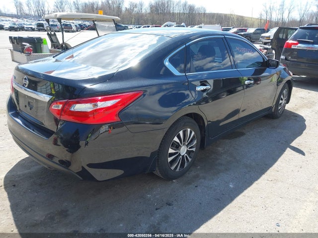 1N4AL3AP8HC481463 Nissan Altima 2.5 S