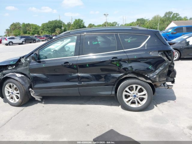 1FMCU0HD8KUB95331 Ford ESCAPE SEL