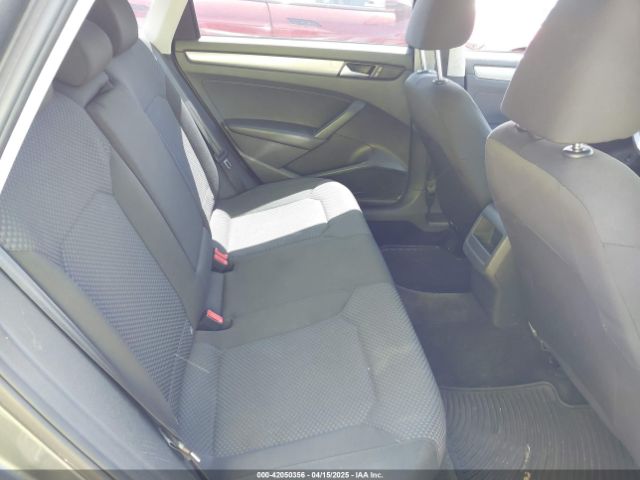 1VWAS7A37FC088646 Volkswagen Passat 1.8t S