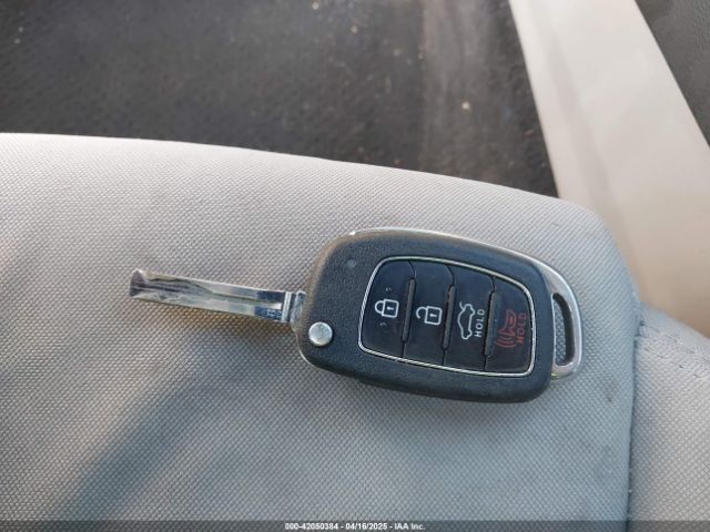 5NPE24AF9JH666806 Hyundai SONATA SE