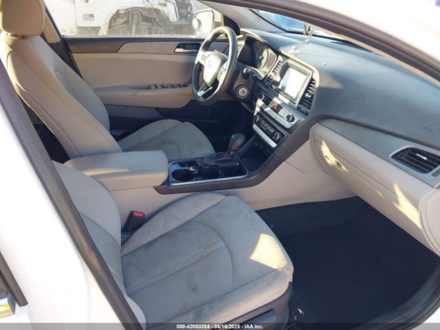 5NPE24AF9JH666806 Hyundai SONATA SE