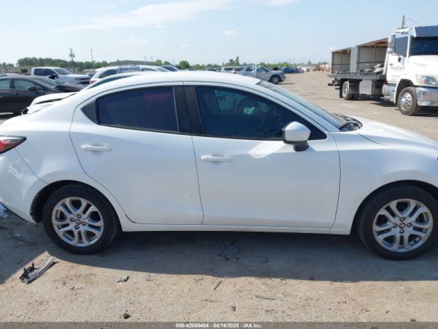 3MYDLBYV0HY157096 Toyota YARIS IA