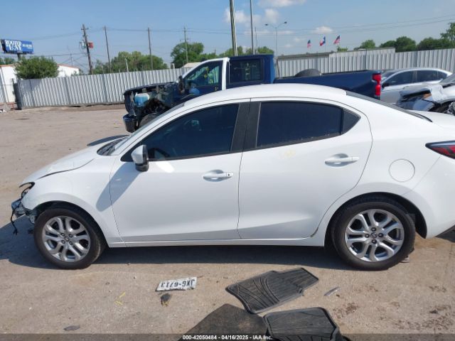 3MYDLBYV0HY157096 Toyota YARIS IA