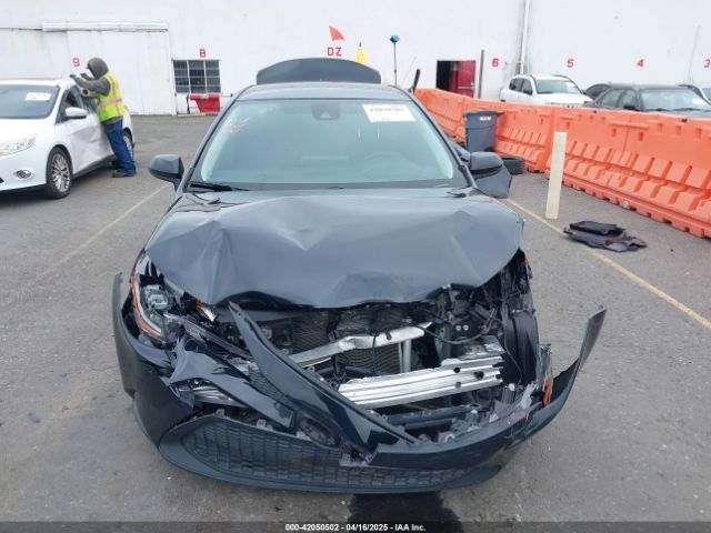 JTDEPRAE4LJ117000 Toyota COROLLA LE