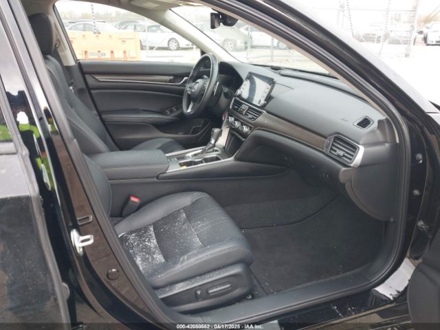 1HGCV1F99JA094497 Honda Accord Touring
