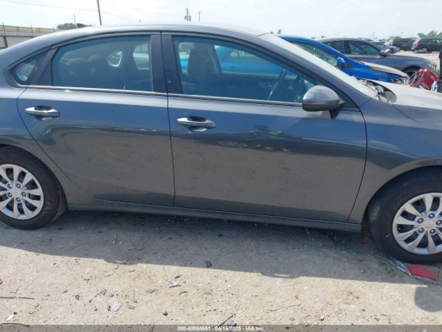 3KPF24AD7RE751372 KIA FORTE LX