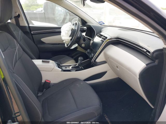 5NMJACAE2NH086819 Hyundai TUCSON SE
