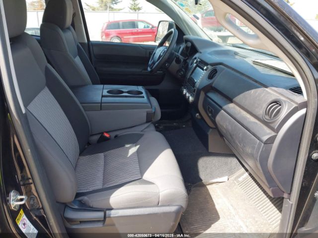 5TFUM5F13HX070078 Toyota Tundra Sr 4.6l V8