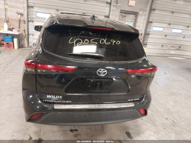 5TDGZRBH7NS562428 Toyota Highlander Xle