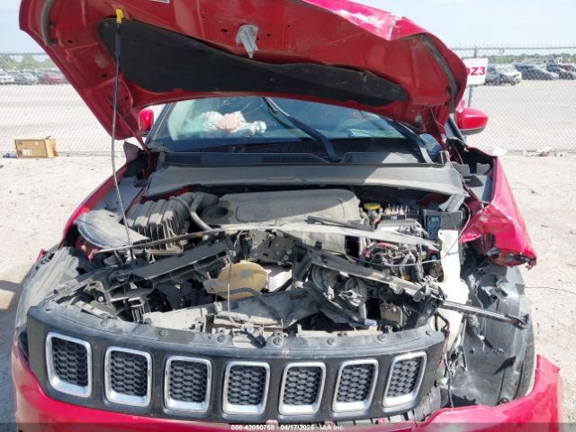 3C4NJCBBXJT240888 Jeep Compass Latitude Fwd