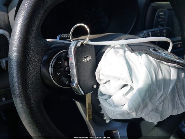 KNDJ23AU6M7124255 KIA SOUL S