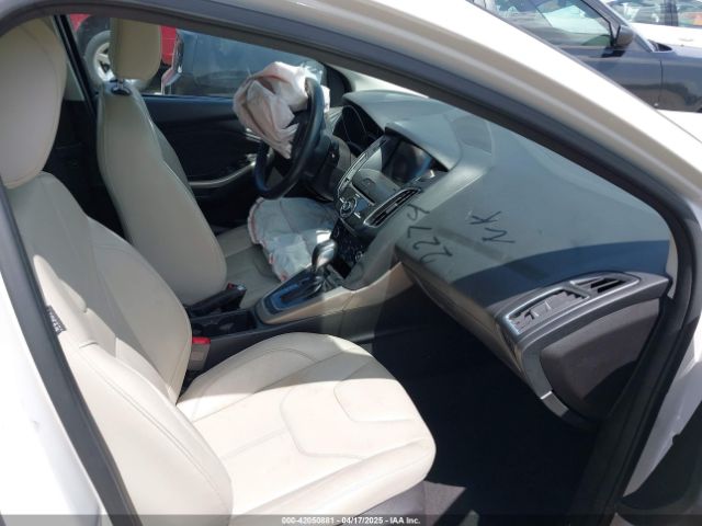1FADP3N28GL222941 Ford Focus Titanium