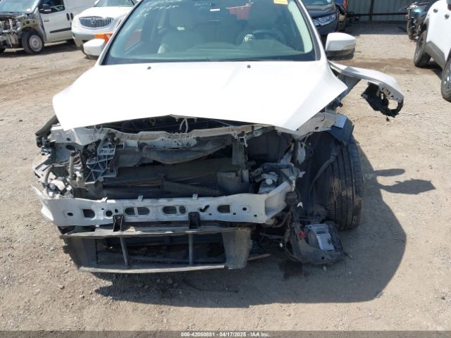 1FADP3N28GL222941 Ford Focus Titanium