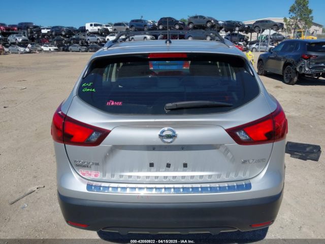 JN1BJ1CR1JW253853 Nissan Rogue Sport Sv