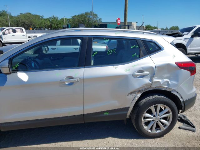 JN1BJ1CR1JW253853 Nissan Rogue Sport Sv