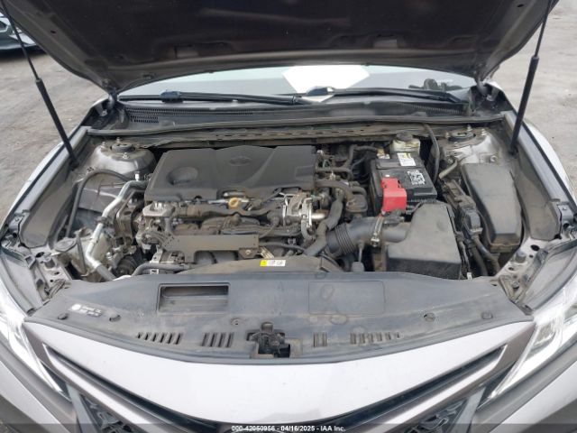 4T1B11HK0JU602453 Toyota CAMRY SE
