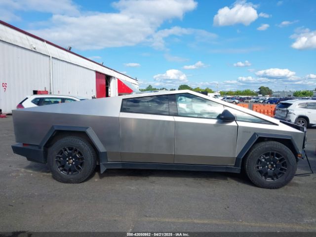 7G2CEHEE7RA012835 Tesla 2024