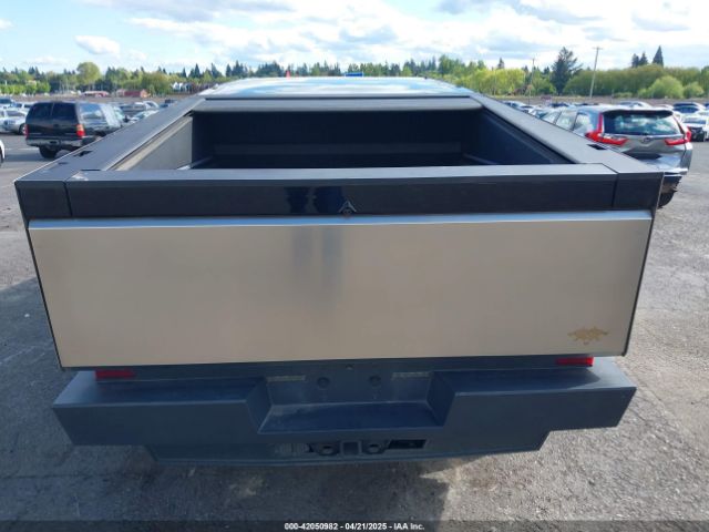7G2CEHEE7RA012835 Tesla 2024