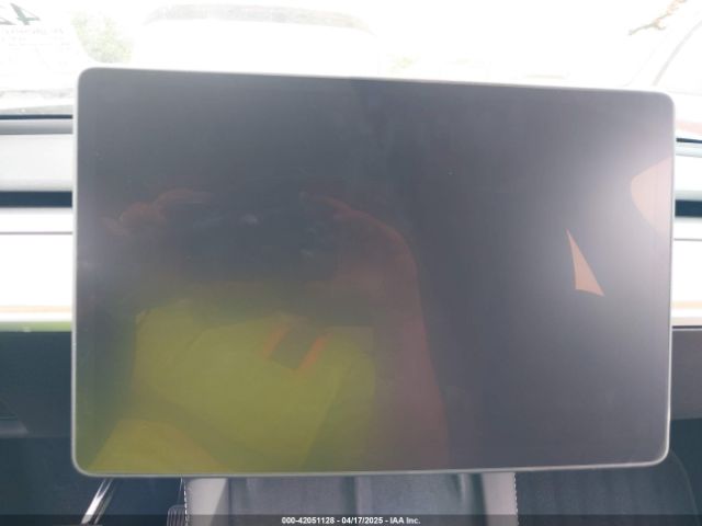 7SAYGAEE9SF304797 Tesla Model Y