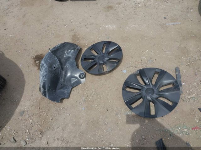 7SAYGAEE9SF304797 Tesla Model Y
