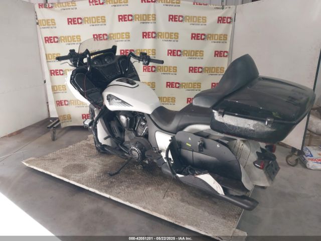 2021 INDIAN MOTORCYCLE CO. CHALLENGER 56KLCDRR9M3402143 Photo 2