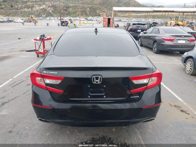 1HGCV1F92JA032925 Honda Accord Touring