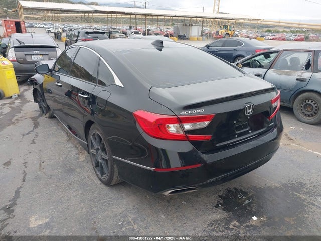 1HGCV1F92JA032925 Honda Accord Touring