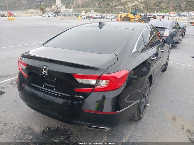 1HGCV1F92JA032925 Honda Accord Touring