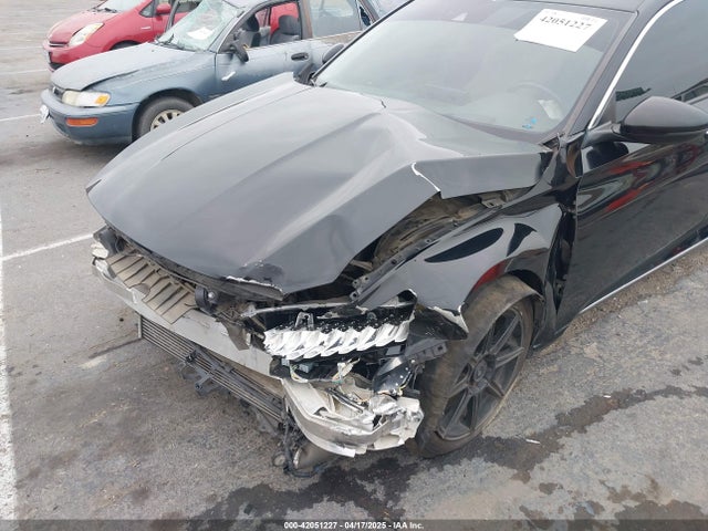 1HGCV1F92JA032925 Honda Accord Touring