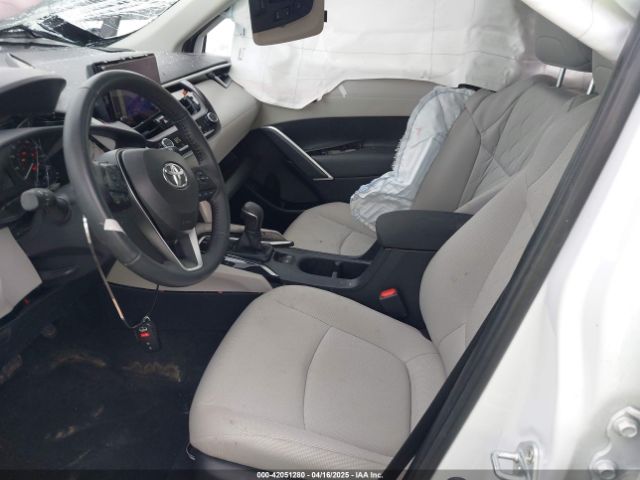 7MUBAABG2RV103930 Toyota Corolla Cross Le