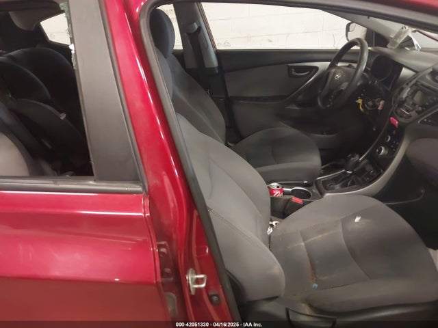 5NPDH4AE8FH633353 Hyundai ELANTRA SE