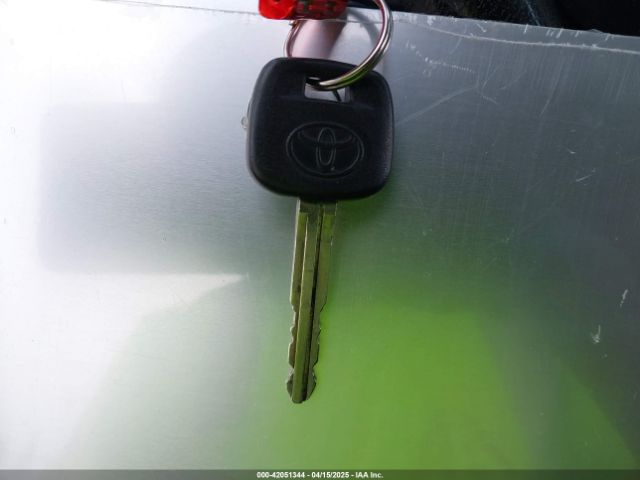 VNKKTUD32HA081883 Toyota YARIS L
