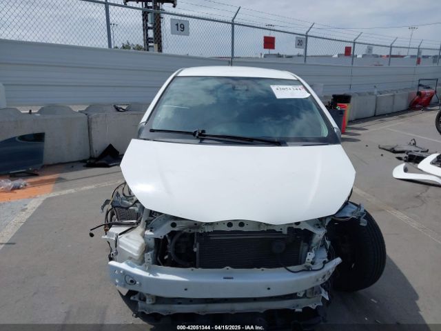 VNKKTUD32HA081883 Toyota YARIS L