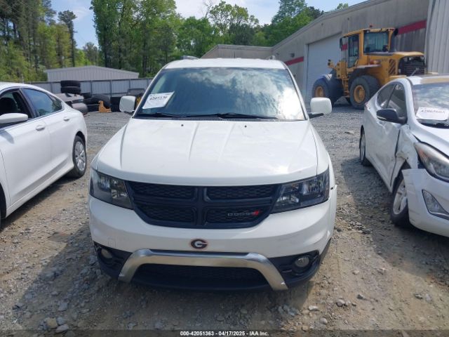 3C4PDCGG6JT305675 Dodge Journey Crossroad