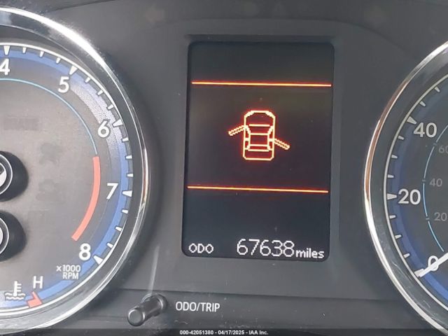 5YFBURHE2HP699568 Toyota COROLLA LE