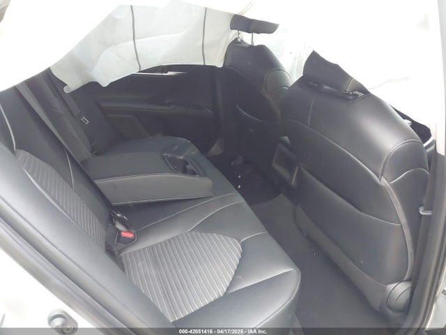 4T1B11HK1JU157270 Toyota CAMRY SE