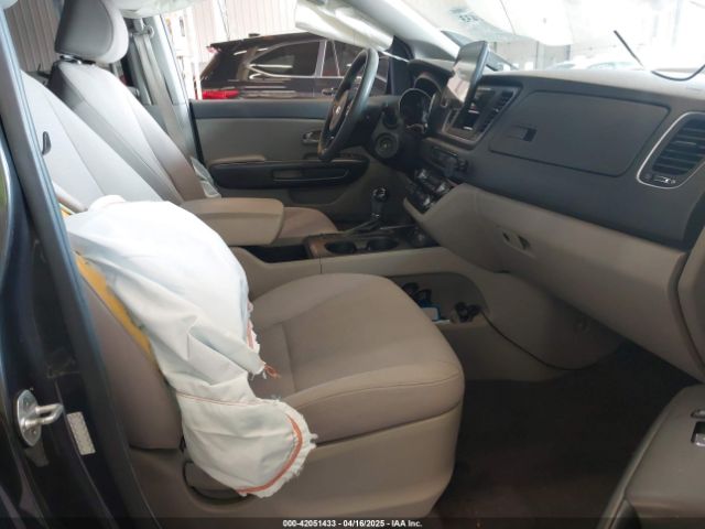 KNDMB5C17G6165290 KIA SEDONA LX