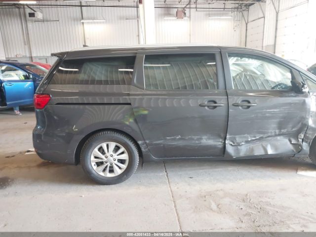 KNDMB5C17G6165290 KIA SEDONA LX