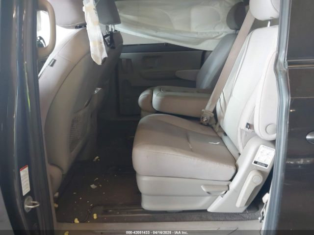 KNDMB5C17G6165290 KIA SEDONA LX